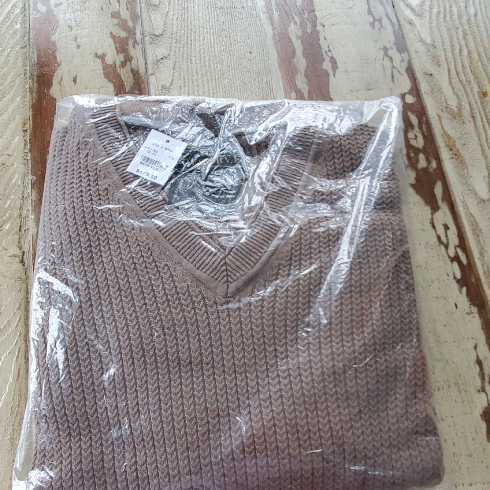 JOS A BANKS RESERVE V NECK SWEATER